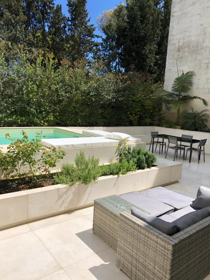 Апартаменты Carlo V - Con Piscina E Giardino Privati Лечче Экстерьер фото